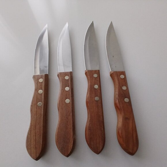 Steak Knives set of (4) preowned - Picture 1 of 1
